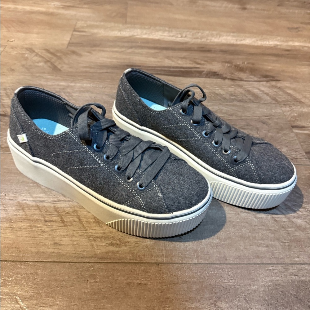 Dr. Scholl's Dark Gray Sneakers